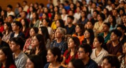 sound behavior in crowds