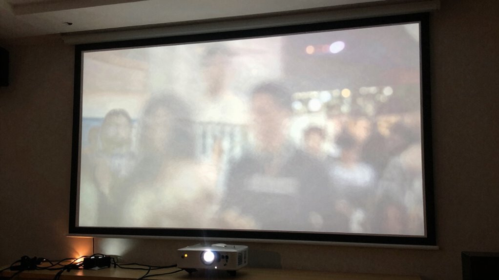 ambient lighting affects projector quality
