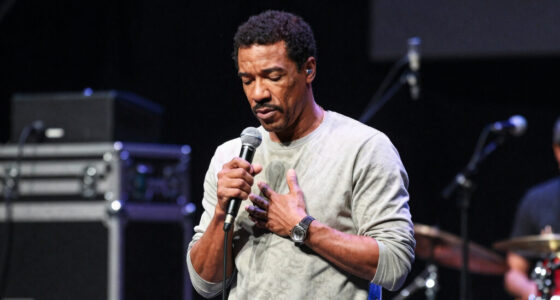 Lionel Richie Health Update After Onstage Scare, Postponed Shows